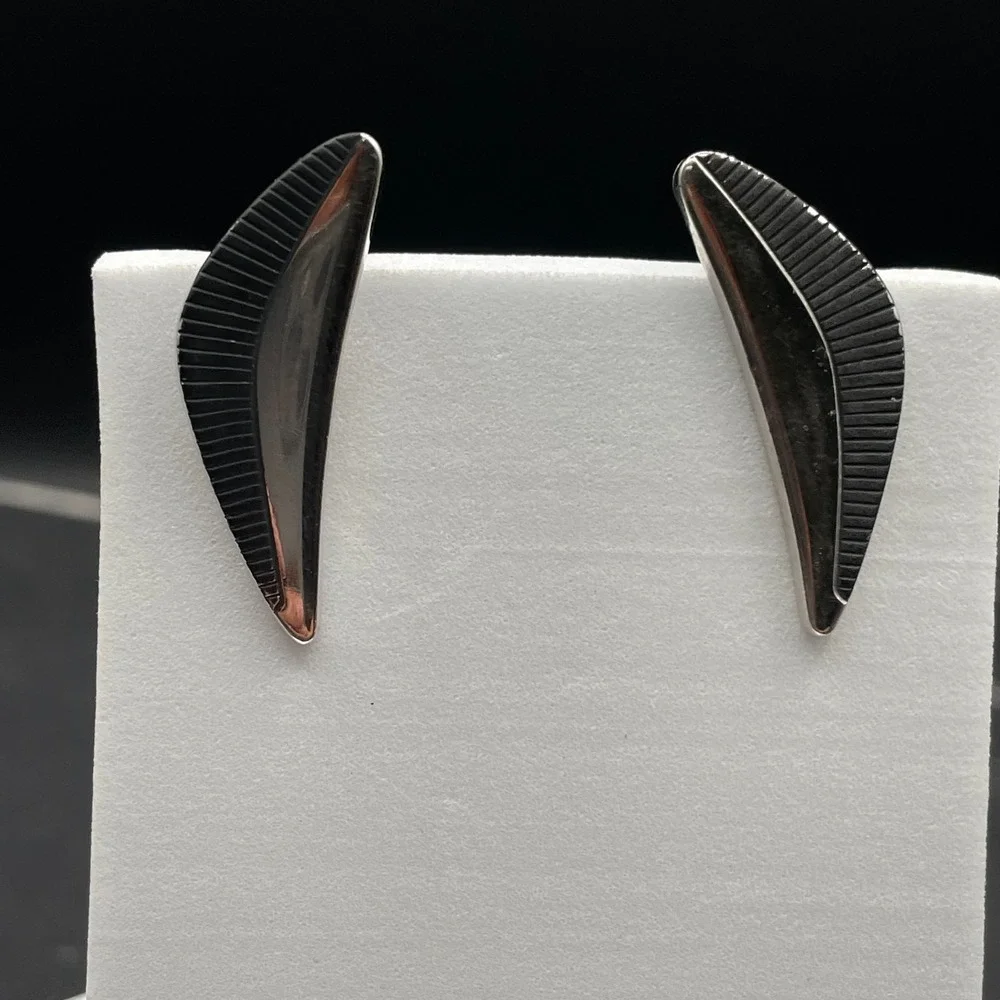Vintage Modernist Silver-Tone Crescent Men's Cufflinks with‎ Black Accents